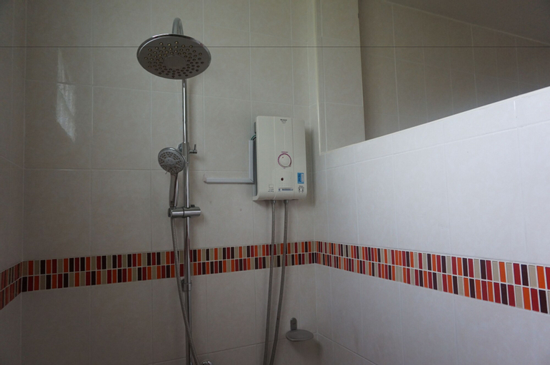Bathroom 7