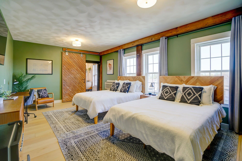 Bedroom 3, The Mill Hotel, Dane