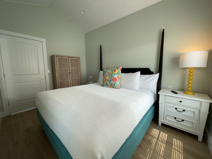 Bedroom 2, Key West Cottages, Accomack