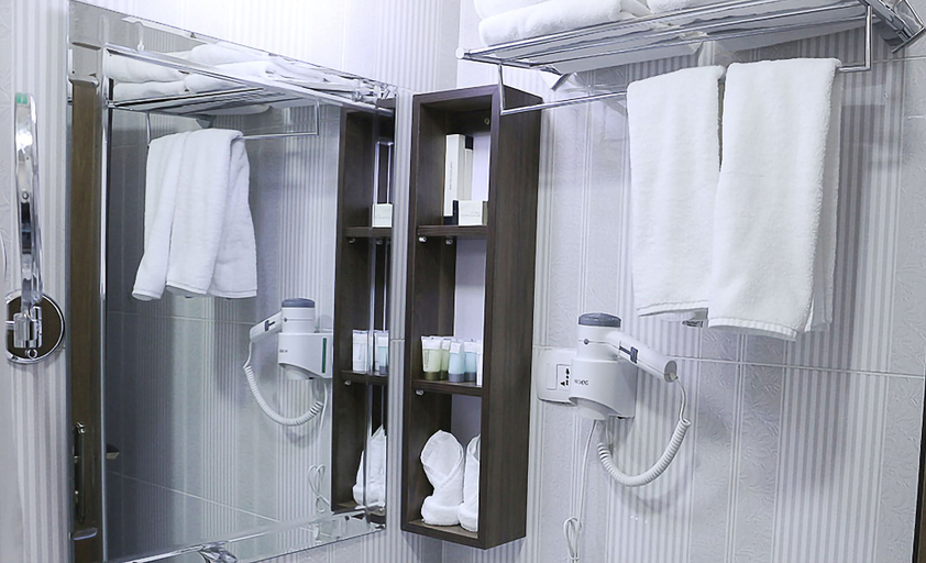 Bathroom 4, Heyday Hotel, Addis Abeba
