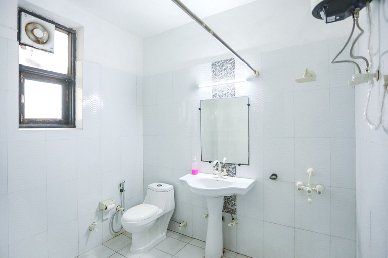Bathroom 4, FabHotel F9 H Block Sector 51, Gautam Buddha Nagar