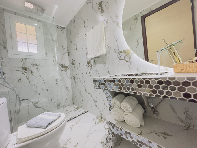 Bathroom 4, Nikos Apartments, Ionian Islands
