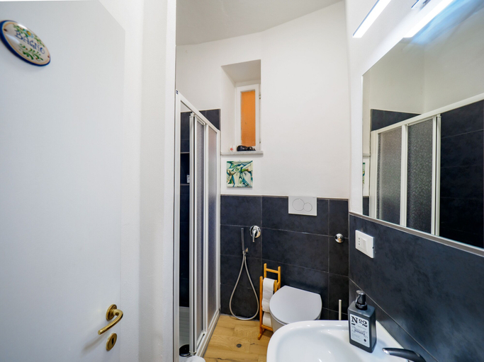 Bathroom 3, Specciu Village Life Family Apartment, La Spezia