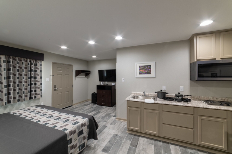 Others 4, Budget Inn & Suites, East Baton Rouge