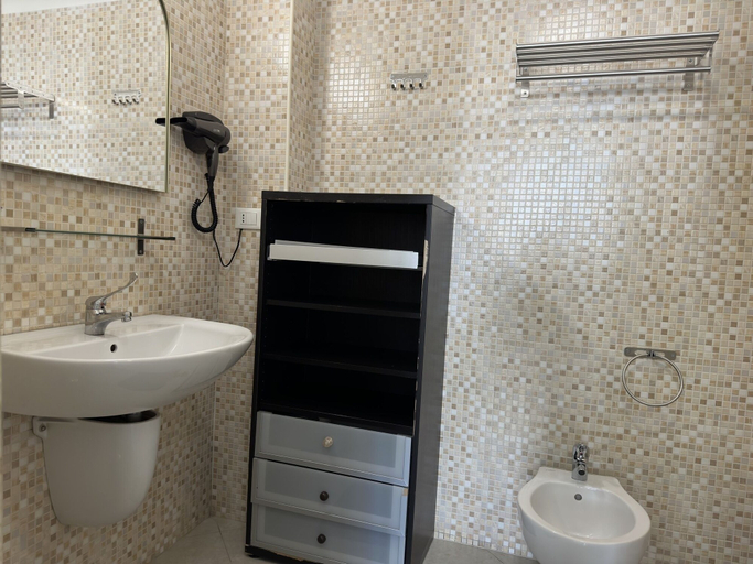 Bathroom 4, Appartamento Crispi, Bari