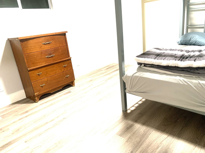 Bedroom 2, Three Zzz's, Houston