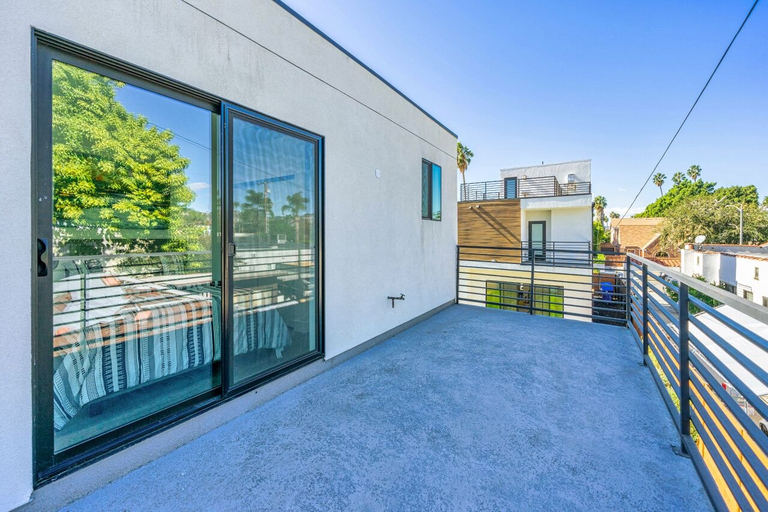 Exterior & Views 2, The Melrose in Los Angeles, Los Angeles