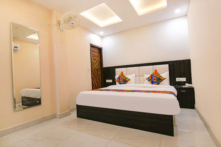 Bedroom 2, Fabhotel Palm Plaza, Sahibzada Ajit Singh Nagar