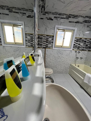 Bathroom, Heaven Pyramids View Apartment, Giza
