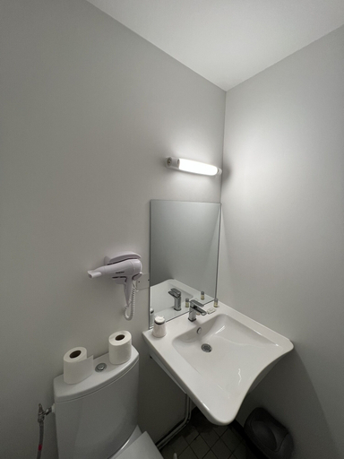 Bathroom 5, Hotel de la Paix Lyon Sud Givors, Rhône