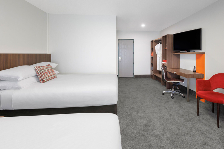 Bedroom 4, JetPark Hotel Hamilton Airport, Waipa