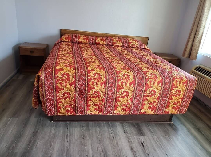 Bedroom 1, Rose Motel, Los Angeles