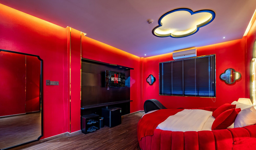 Others 5, Midas Hotel, District 10