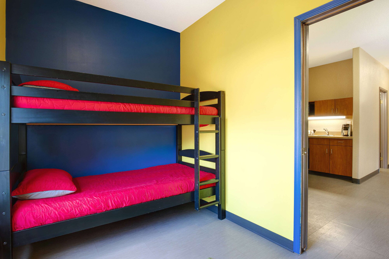 Bedroom 3, Days Inn by Wyndham Medicine Hat, Division No. 1