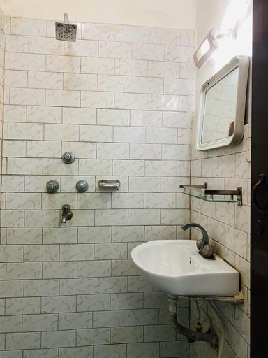 Bathroom 4, Hotel Discovery Inn, Bagmati