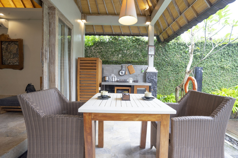 Dining Room 4