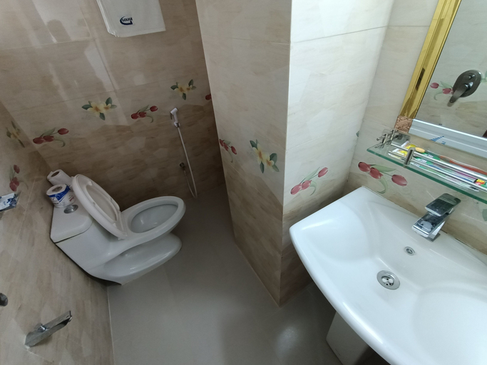 Bathroom 3, Hotel D-Palace, Dhaka