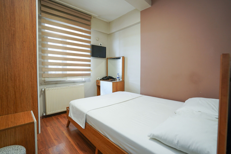 Others 4, İpek Otel, Merkez