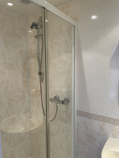 Bathroom 4, Bryn Noddfa, Gwynedd