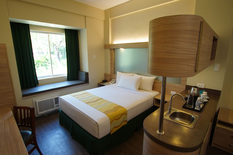 Bedroom 3, Microtel by Wyndham Tarlac, Tarlac City