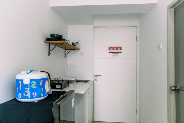 Private kitchen 4, Elegant And Comfortable Studio At Urbantown Serpong Apartment, Tangerang Selatan