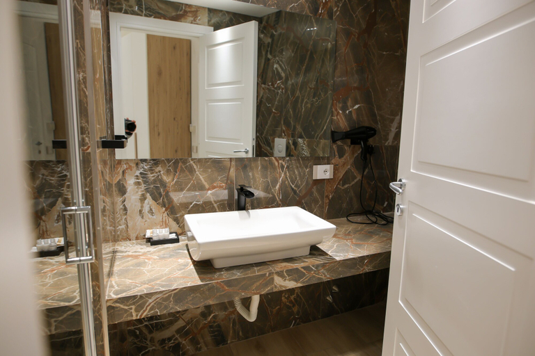 Bathroom 5, Edera Residence, Napoli