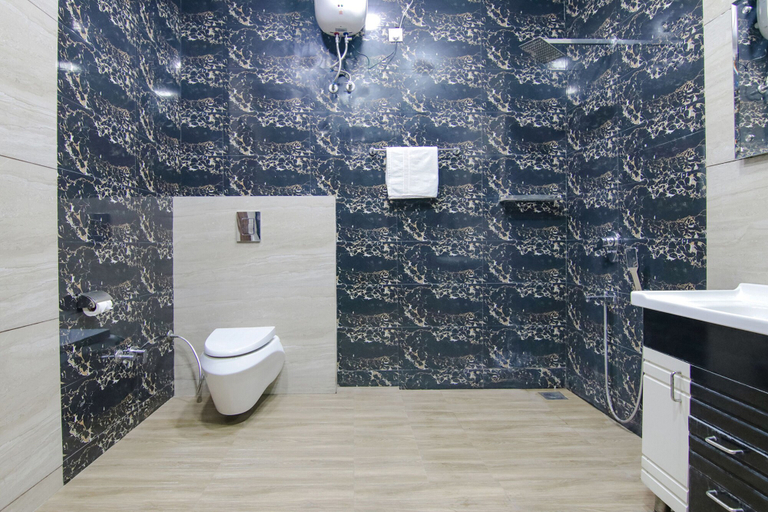 Bathroom 4, FabHotel Sky Lark Farm, Ludhiana