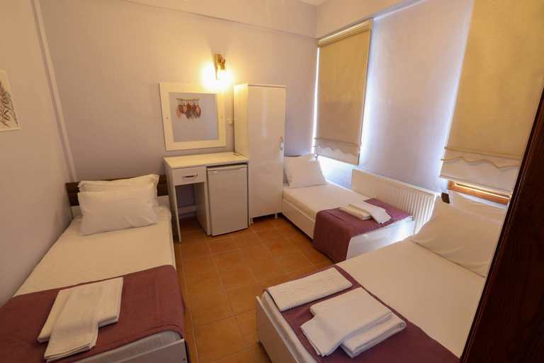 Bedroom 2, Cunda Pera Otel, Ayvalık