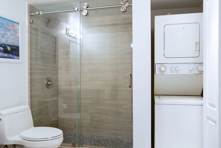Bathroom 5, Exclusive condo at Brickell with pool, Miami-Dade