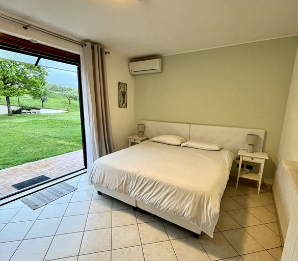 Bedroom 4, Cape House, Roma