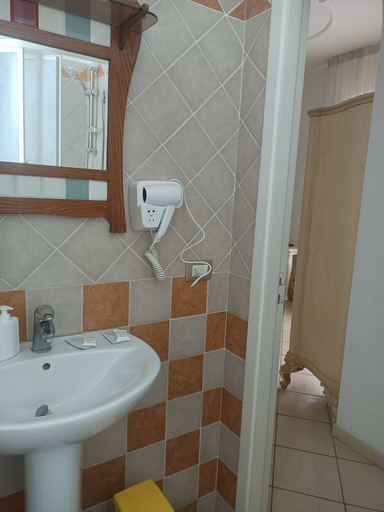 Bathroom 4, Almaran Bed & Breakfast, Trapani