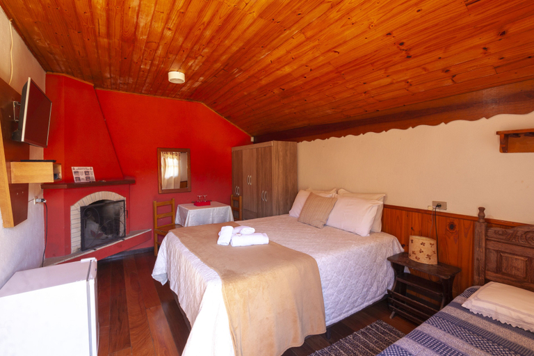 Bedroom 3, Pousada Flores da Serra, Camanducaia
