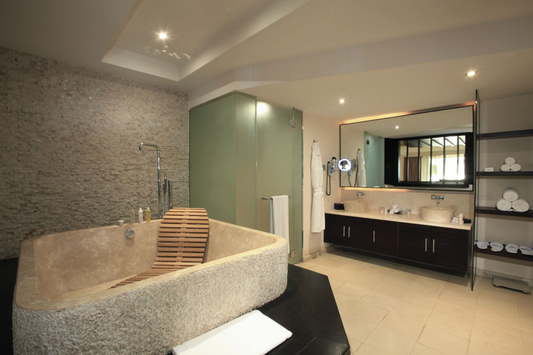 Bathroom 5, InterContinental Hotels RESORT MAURITIUS by IHG