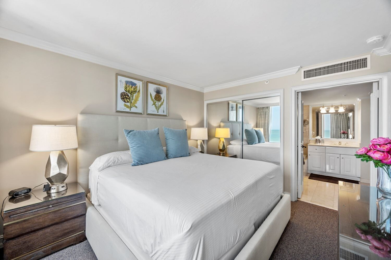 Bedroom 3, Marco Beach Ocean Suites, Collier