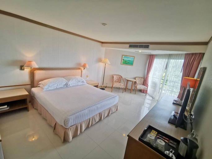 Bedroom 4, Khanom Golden Beach Hotel, Khanom