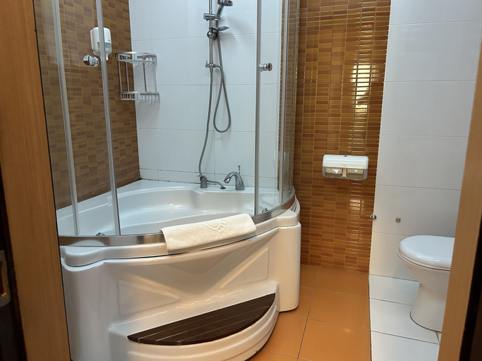 Bathroom 5, Aysberq Resort, Baku