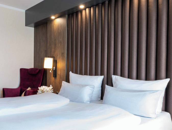 Bedroom 4, PLAZA Premium Karlsruhe, Karlsruhe