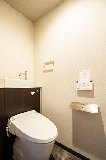 Bathroom 3, Section L Tsukiji, Chūō