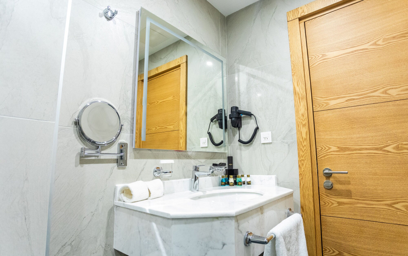 Bathroom 5, Premium Hotel, Samux