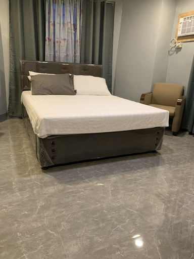 Bedroom 3, Daves Suite, Sipocot