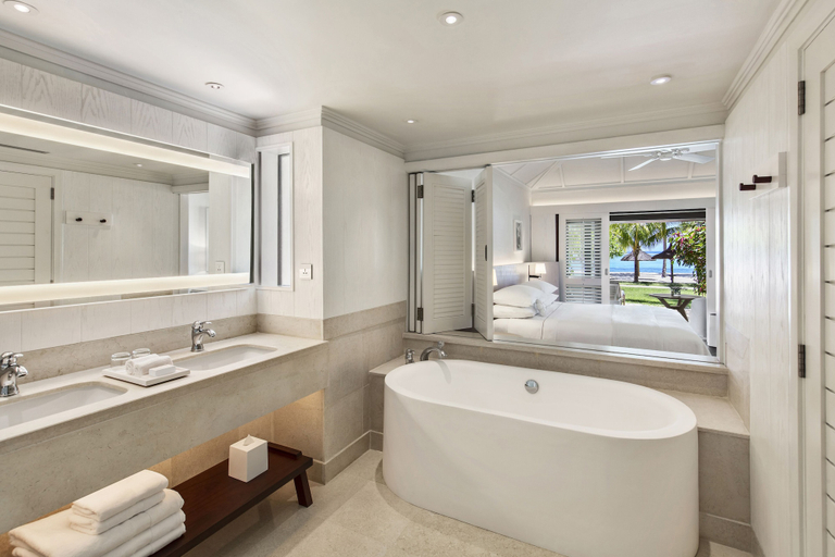 Bathroom 4, LUX* Le Morne, Black River