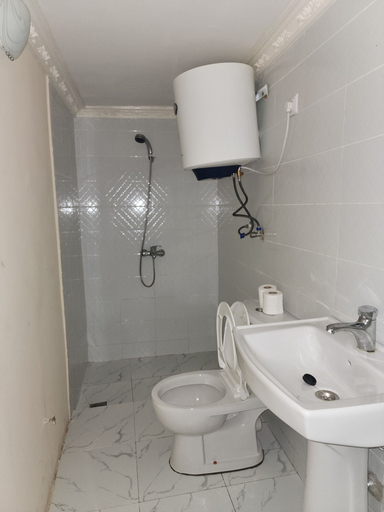 Bathroom 2, Mike's Flat hotel, Kinshasa