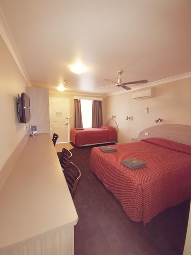 Bedroom 3, Bellview Motel, Narrabri