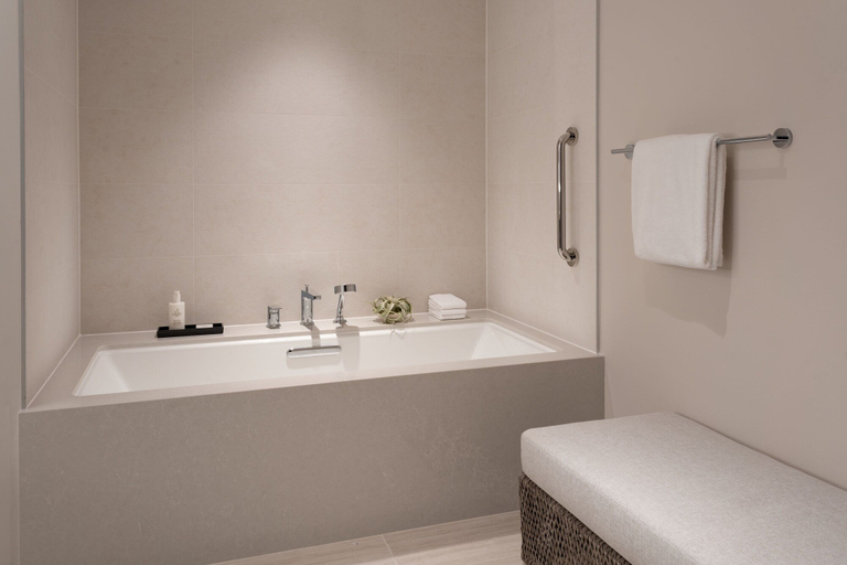 Bathroom 5, JW Marriott Clearwater Beach Resort & Spa, Pinellas