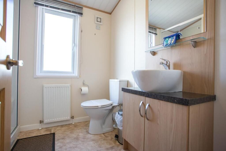 Bathroom 4, Barmouth Bay Holiday Park, Gwynedd