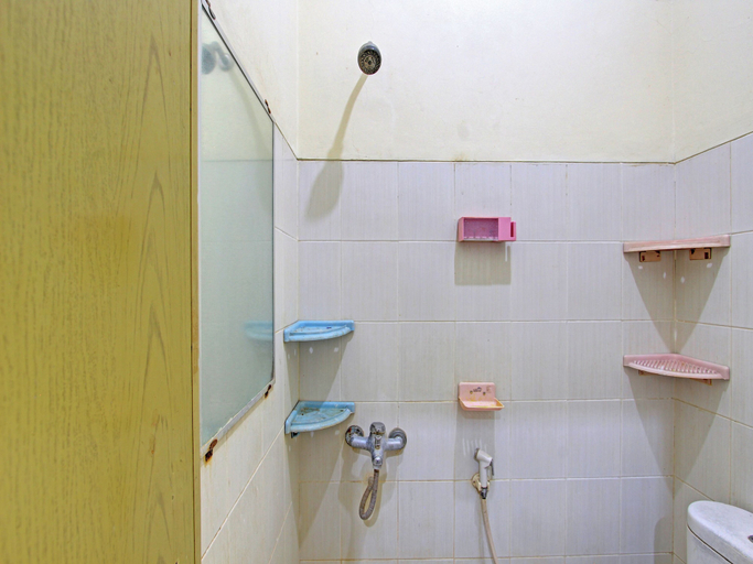 Bathroom 3, Super OYO 92511 Griya Dias Syariah, Yogyakarta