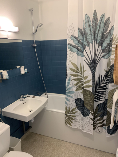 Bathroom 4