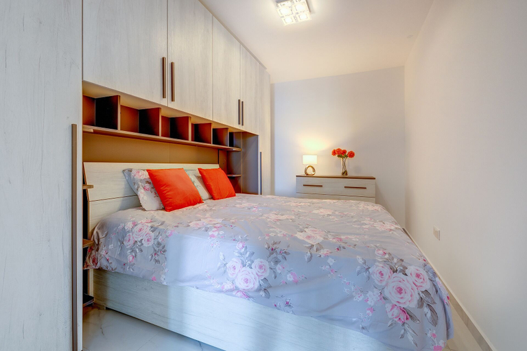 Bedroom 3, Splendid 2BR Apartment, Steps to St Georges Bay