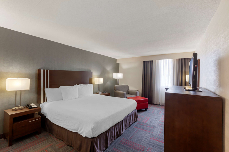 Bedroom 3, Best Western Plus Toronto Airport Hotel, Peel