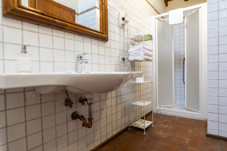 Bathroom 4, Musella Winery & Relais, Verona